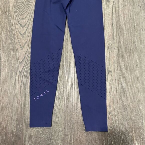 NWT Tonal Leggings High Waist Perforated Panel Pull-On Workout Pants Blue XS - Picture 3 of 8